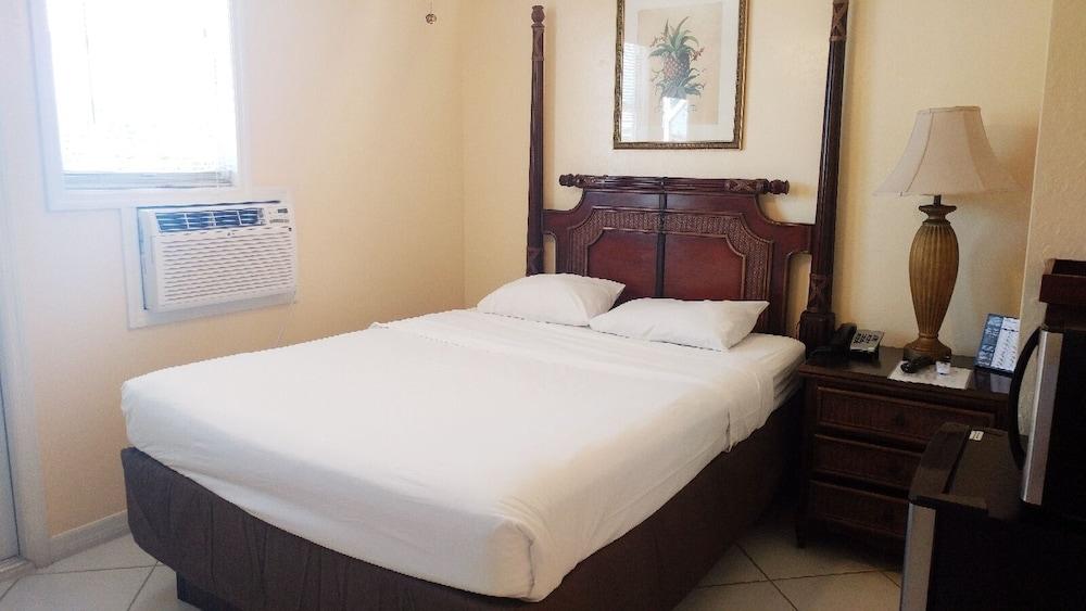 Flamingo Inn ฟอร์ตมายเยอร์สบีช ภายนอก รูปภาพ