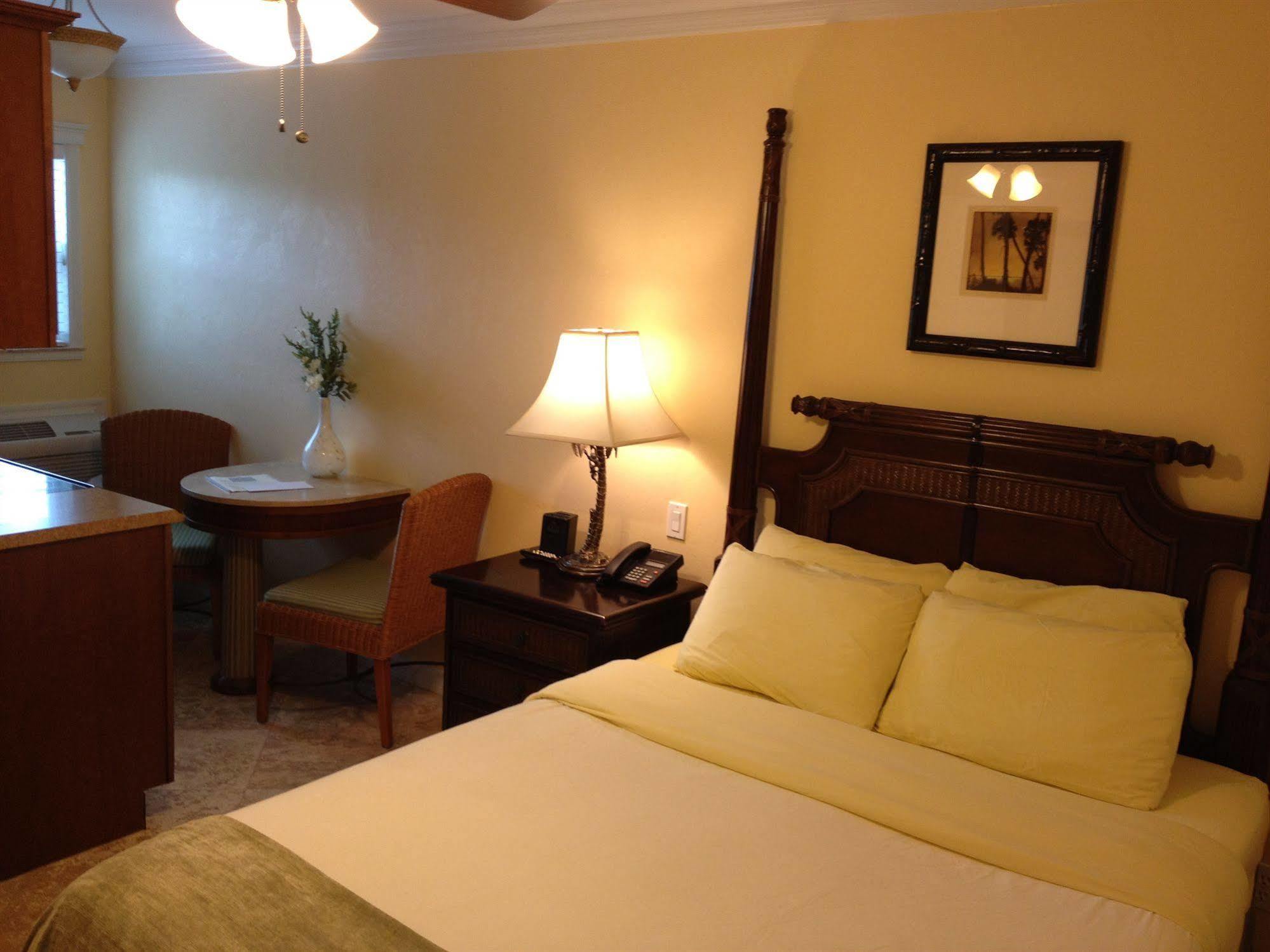 Flamingo Inn ฟอร์ตมายเยอร์สบีช ภายนอก รูปภาพ